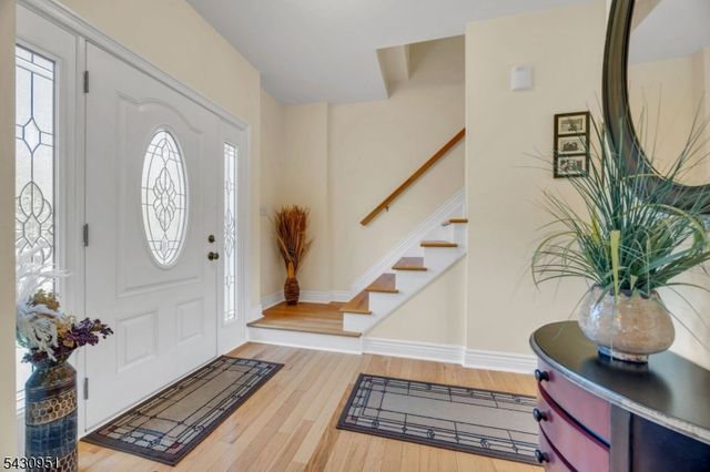 16 Hughey Ln, Hillsborough Twp., NJ 08844