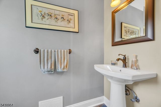16 Hughey Ln, Hillsborough Twp., NJ 08844