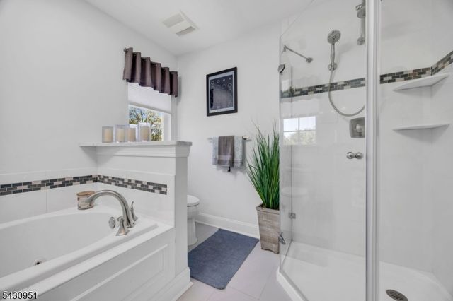16 Hughey Ln, Hillsborough Twp., NJ 08844