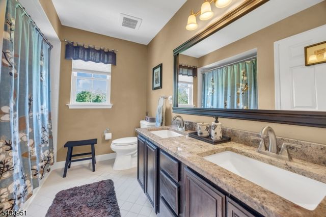 16 Hughey Ln, Hillsborough Twp., NJ 08844