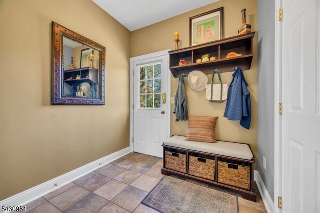 16 Hughey Ln, Hillsborough Twp., NJ 08844