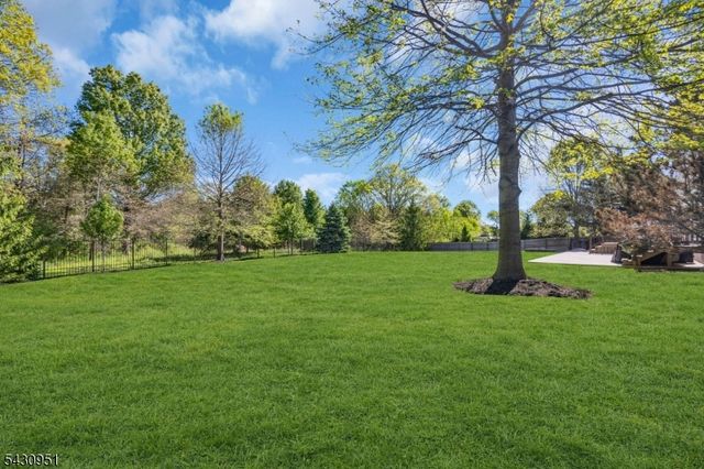 16 Hughey Ln, Hillsborough Twp., NJ 08844