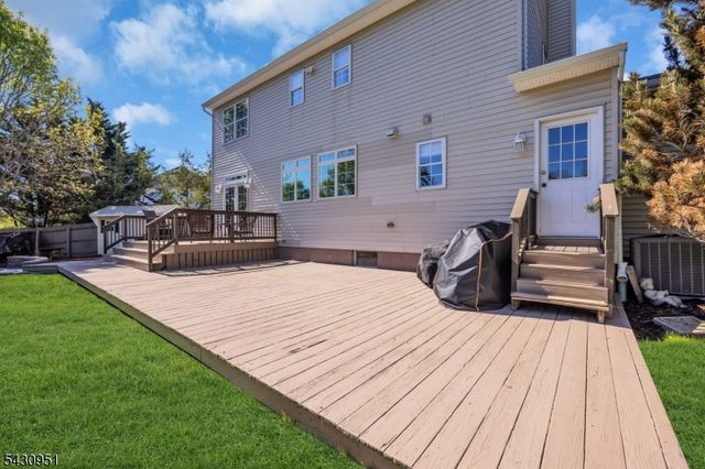 16 Hughey Ln, Hillsborough Twp., NJ 08844
