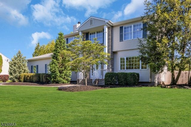 16 Hughey Ln, Hillsborough Twp., NJ 08844