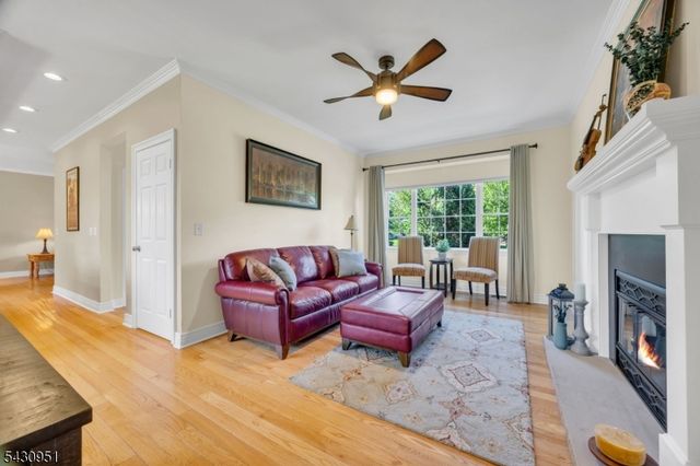 16 Hughey Ln, Hillsborough Twp., NJ 08844