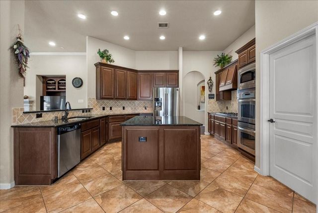2404 Garnetfield Lane, Friendswood, TX 77546