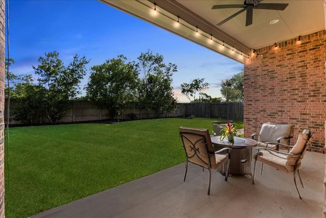2404 Garnetfield Lane, Friendswood, TX 77546