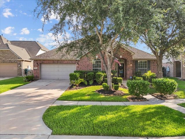 2404 Garnetfield Lane, Friendswood, TX 77546