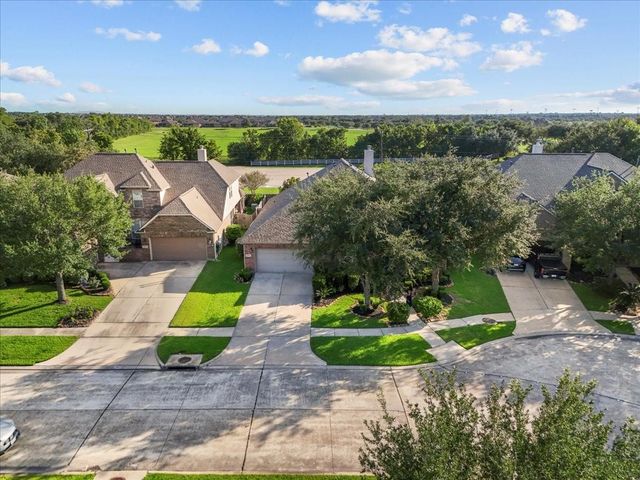 2404 Garnetfield Lane, Friendswood, TX 77546