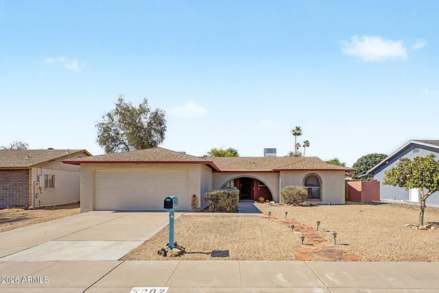 5202 W BROWN Street, Glendale, AZ 85302