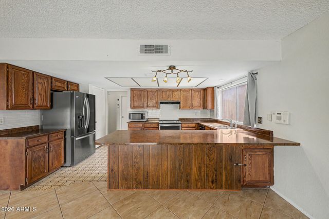 5202 W BROWN Street, Glendale, AZ 85302