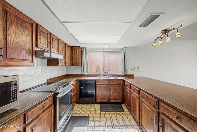 5202 W BROWN Street, Glendale, AZ 85302