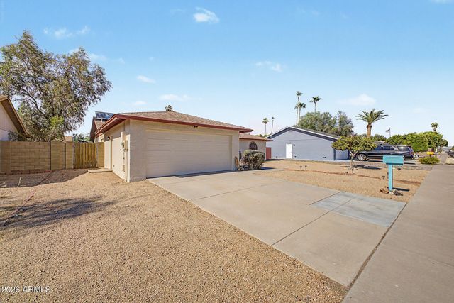 5202 W BROWN Street, Glendale, AZ 85302