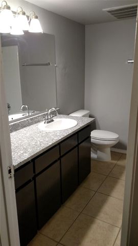 2017 Paisley Drive D, Arlington, TX 76015