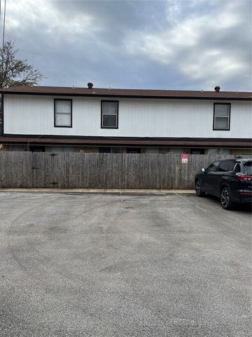 2017 Paisley Drive D, Arlington, TX 76015