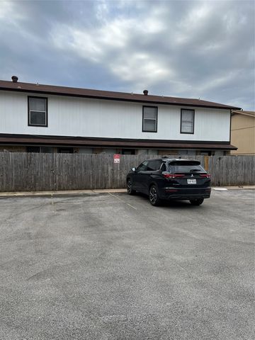 2017 Paisley Drive D, Arlington, TX 76015