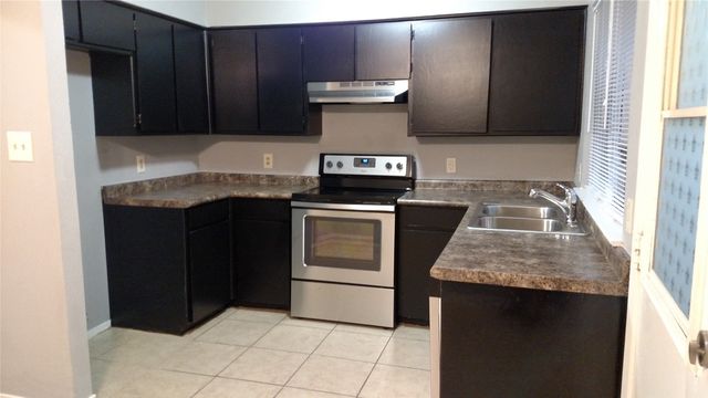 2017 Paisley Drive D, Arlington, TX 76015