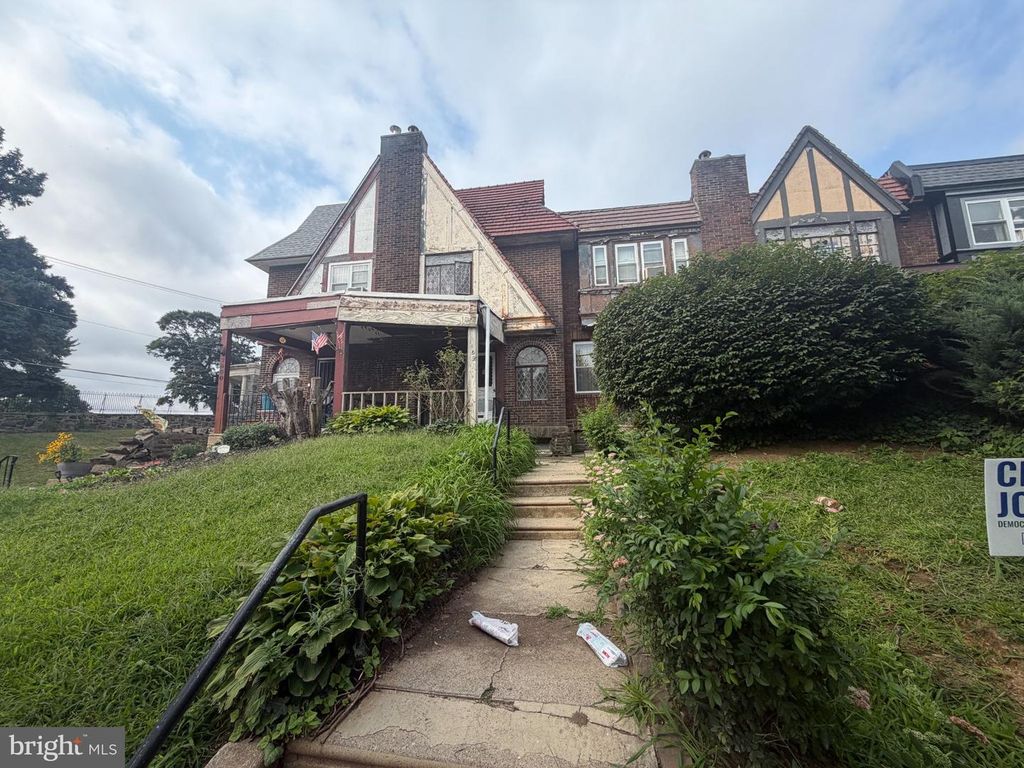 7002 LIMEKILN PIKE, PHILADELPHIA, PA 19138 — exterior