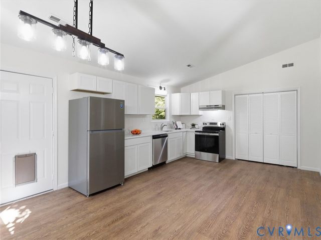 20254 Shockey Ln, Beaverdam, VA 23015