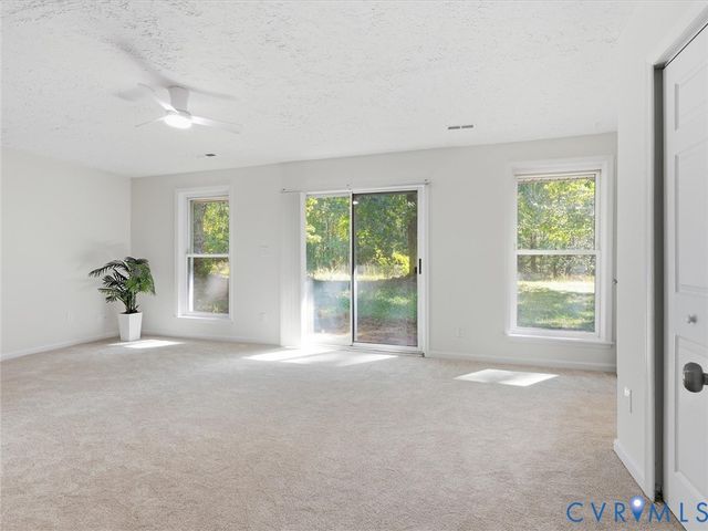 20254 Shockey Ln, Beaverdam, VA 23015