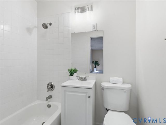 20254 Shockey Ln, Beaverdam, VA 23015