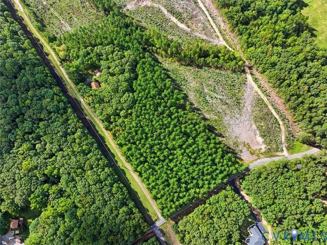 20254 Shockey Ln, Beaverdam, VA 23015