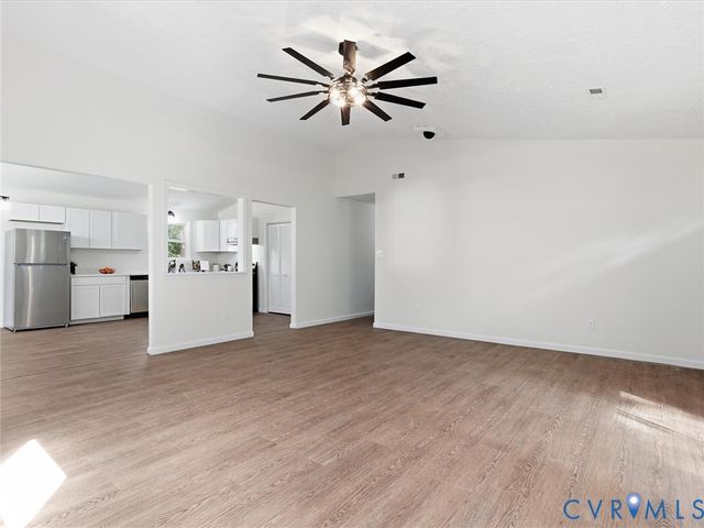 20254 Shockey Ln, Beaverdam, VA 23015
