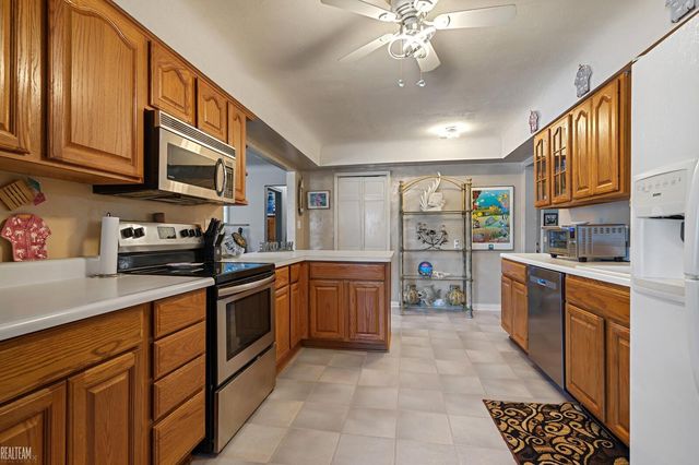 39151 Wanda Avenue, Sterling Heights, MI 48313