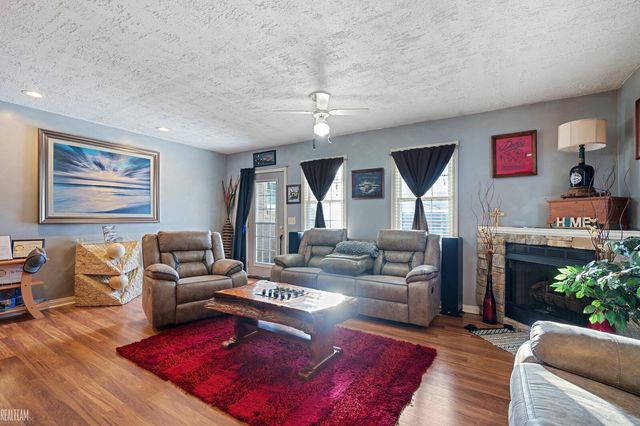 39151 Wanda Avenue, Sterling Heights, MI 48313