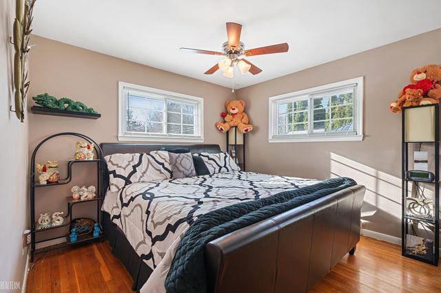 39151 Wanda Avenue, Sterling Heights, MI 48313