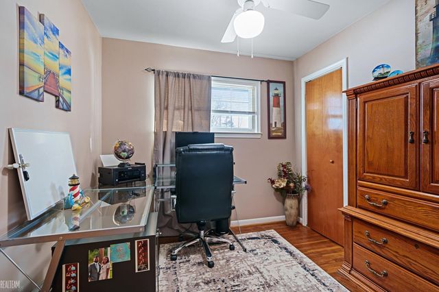 39151 Wanda Avenue, Sterling Heights, MI 48313