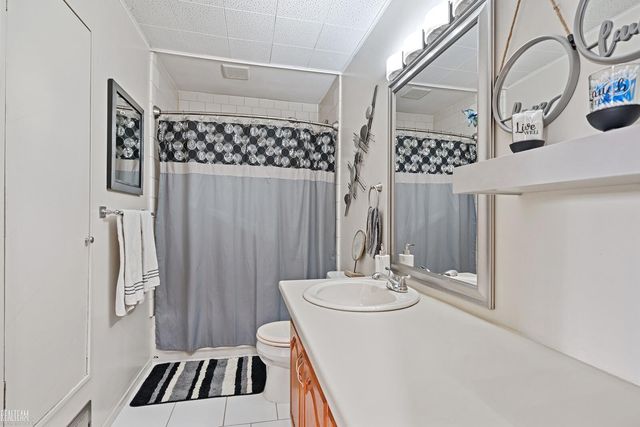 39151 Wanda Avenue, Sterling Heights, MI 48313