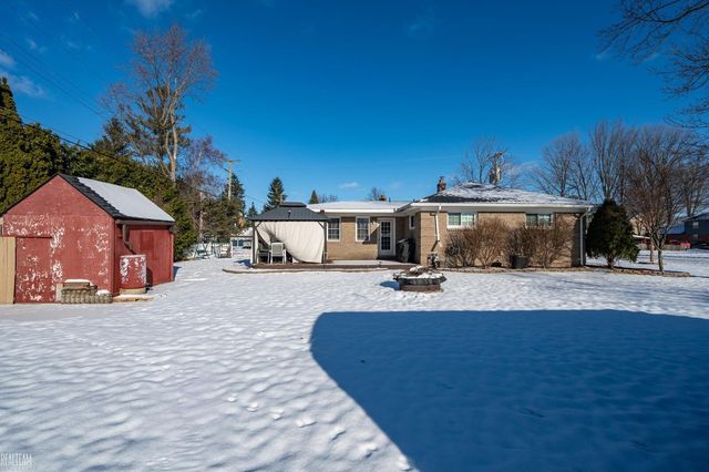 39151 Wanda Avenue, Sterling Heights, MI 48313