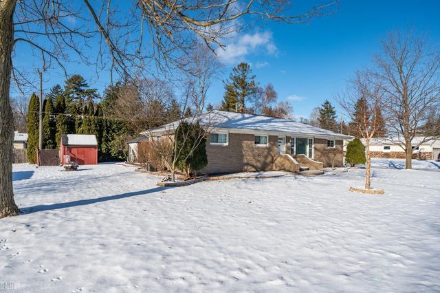 39151 Wanda Avenue, Sterling Heights, MI 48313