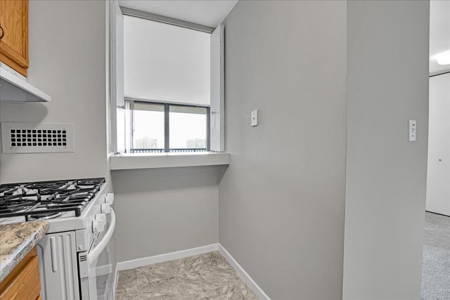 2901 S Michigan Avenue 1301, Chicago, IL 60616