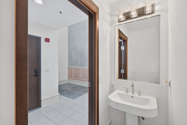 214 4th Street E 101, Saint Paul, MN 55101