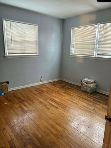 4807 Birchcrest Drive, Flint, MI 48504