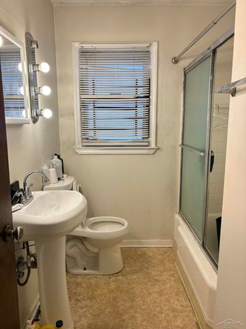 4807 Birchcrest Drive, Flint, MI 48504