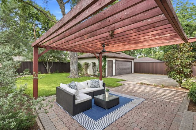 5535 McCommas Boulevard, Dallas, TX 75206