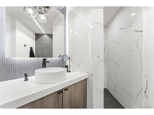 1610 Little Raven St PH6, Denver, CO 80202