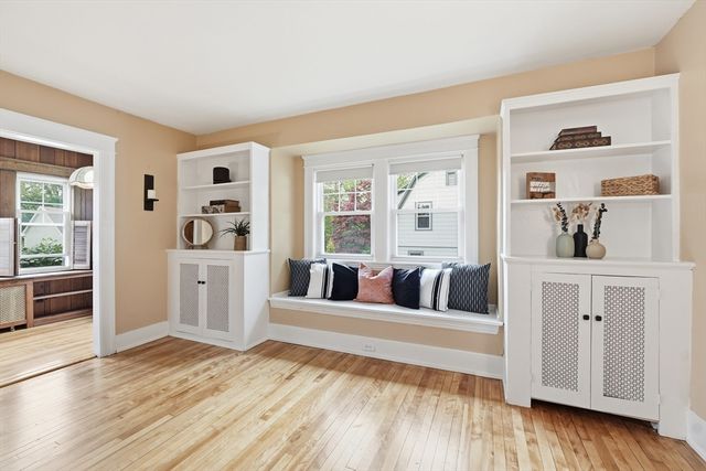 11 Wildrose Avenue, Worcester, MA 01602