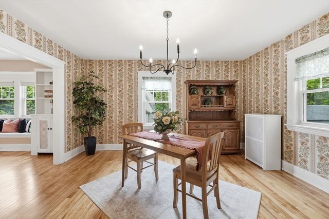 11 Wildrose Avenue, Worcester, MA 01602