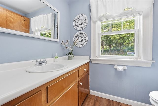 11 Wildrose Avenue, Worcester, MA 01602