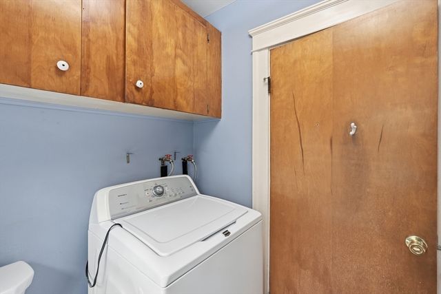 11 Wildrose Avenue, Worcester, MA 01602