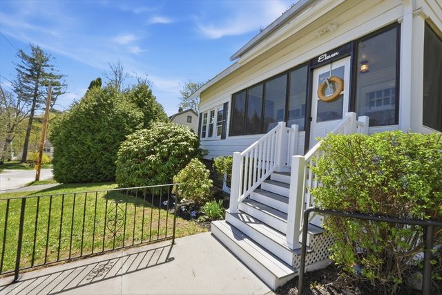 11 Wildrose Avenue, Worcester, MA 01602