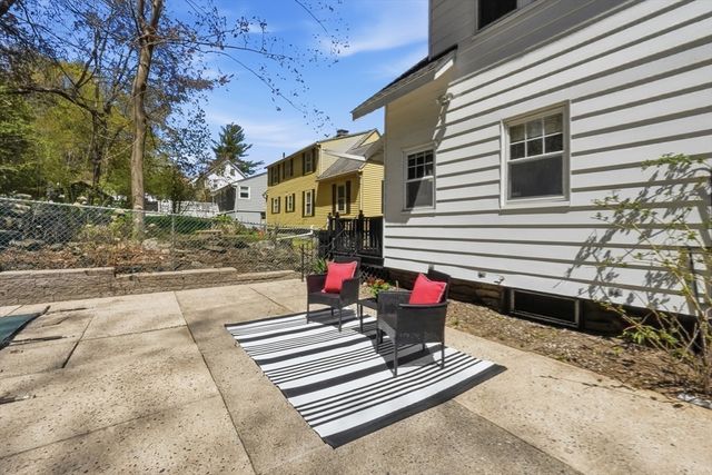 11 Wildrose Avenue, Worcester, MA 01602