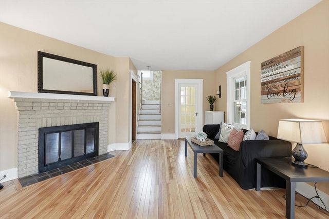 11 Wildrose Avenue, Worcester, MA 01602