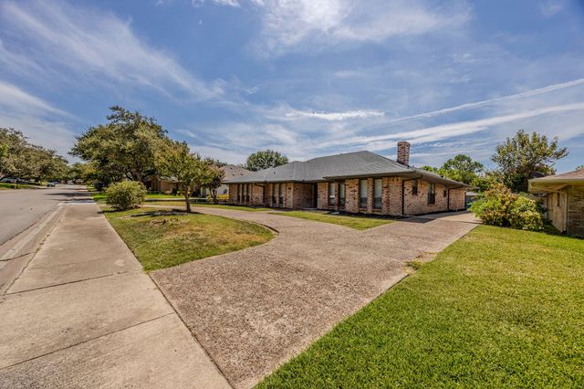2804 Quail Ridge Drive, Carrollton, TX 75006