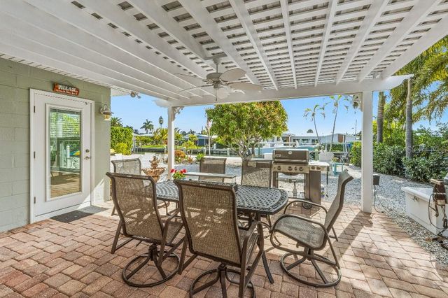 529 67TH STREET, Holmes Beach, FL 34217