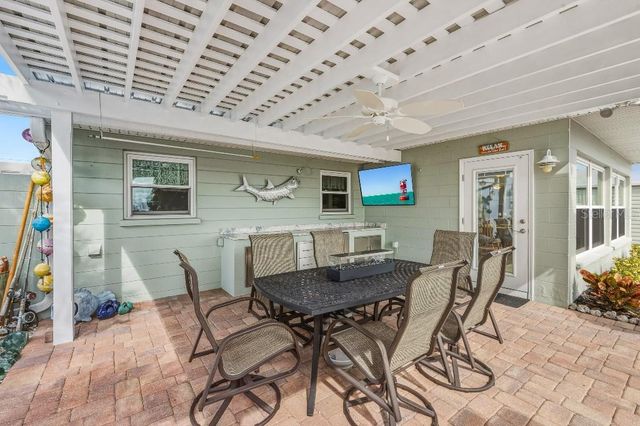 529 67TH STREET, Holmes Beach, FL 34217